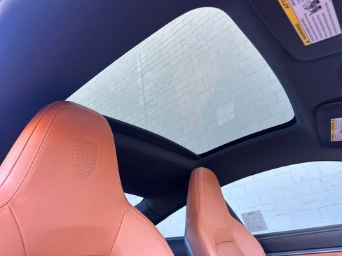 Certified 2025 Porsche 911 Carrera image 17