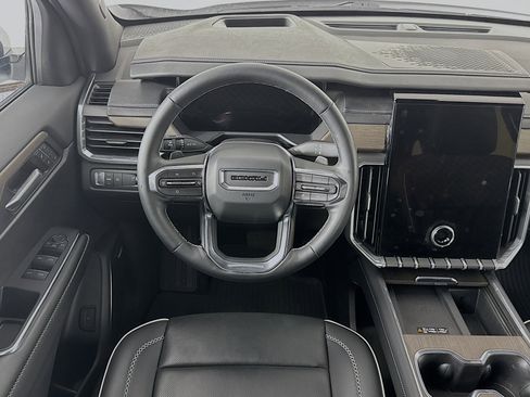 Used 2024 GMC Acadia Denali image 24