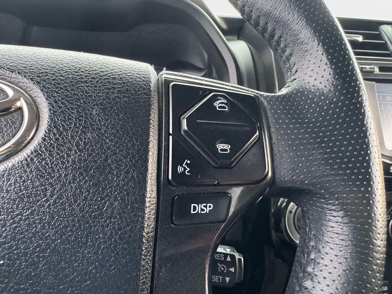 Used 2019 Toyota 4Runner TRD Off-Road Premium AWD/4WD image 27