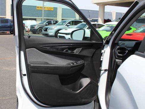 Used 2025 Chevrolet TrailBlazer LT FWD image 17