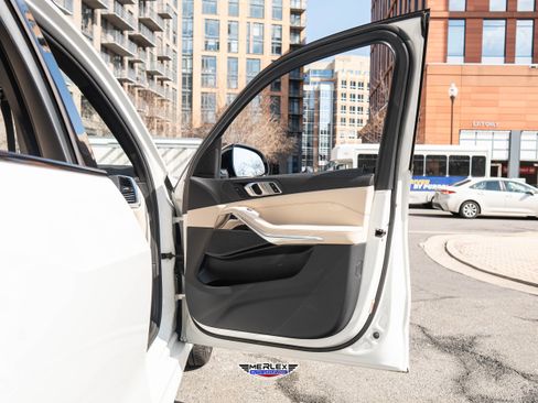 Used 2021 BMW X5 xDrive40i w/ M Sport Package image 47