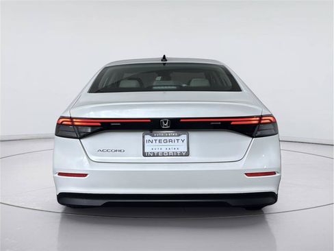 Used 2025 Honda Accord SE image 4