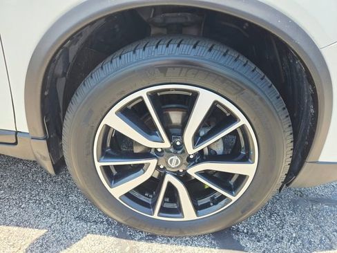 Used 2017 Nissan Rogue SL w/ SL Premium Package AWD/4WD image 39