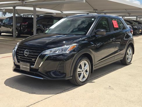 Used 2025 Nissan Kicks Play S FWD image 7