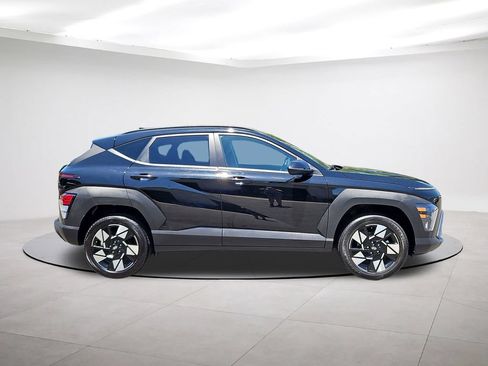 Used 2024 Hyundai Kona SEL AWD/4WD image 8