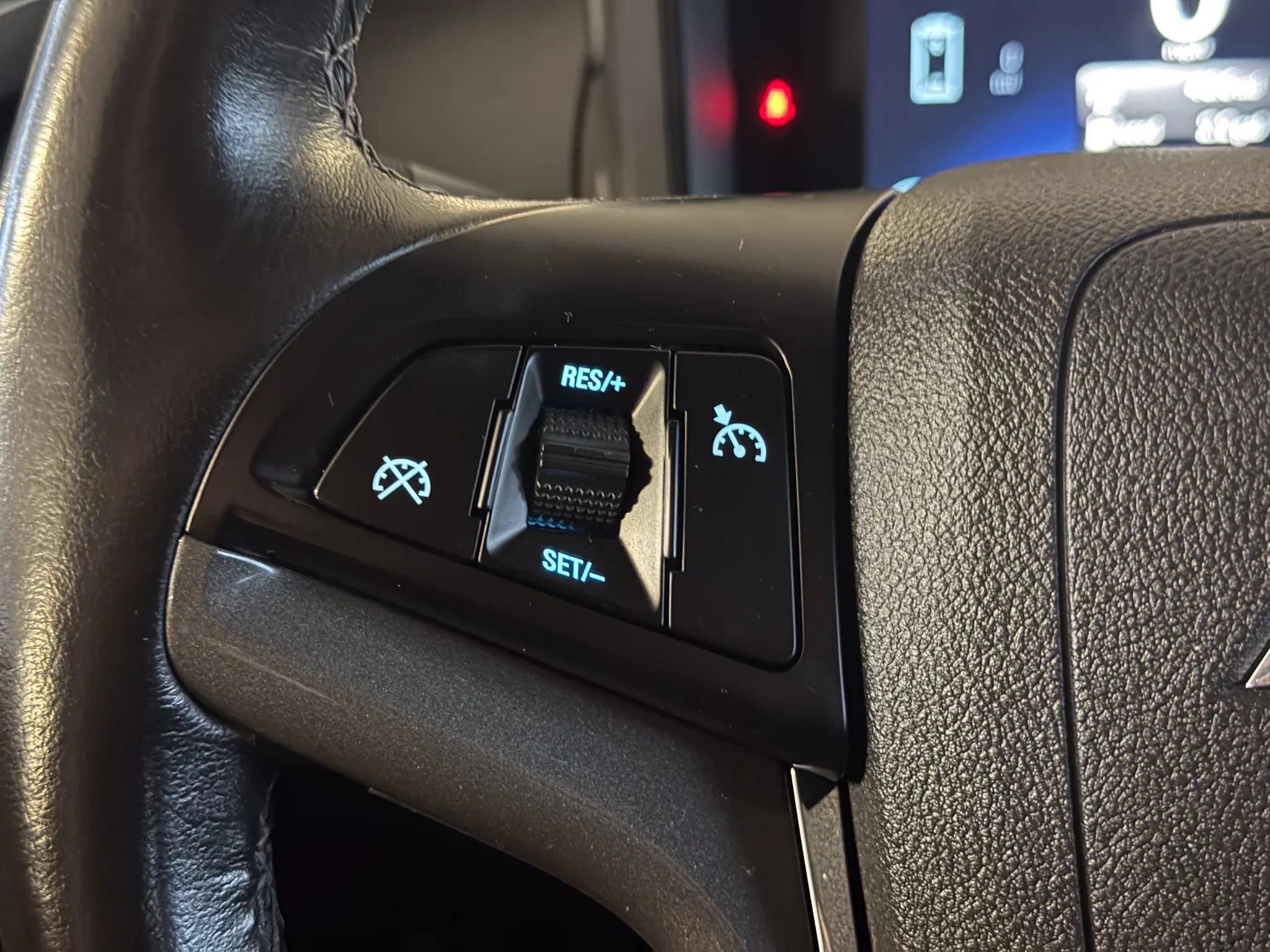Used 2015 Chevrolet Volt FWD image 32