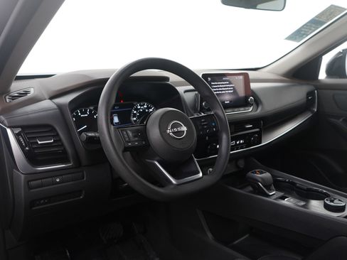 Used 2022 Nissan Rogue SV AWD/4WD image 19