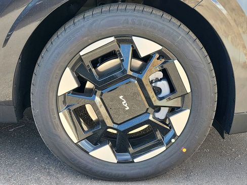 New 2026 Kia Carnival EX FWD image 15