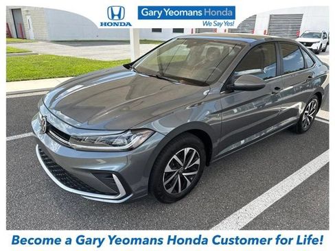 Used 2025 Volkswagen Jetta S FWD image 1