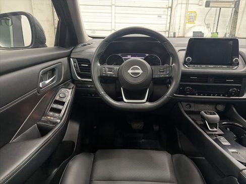 Used 2024 Nissan Rogue SV w/ SV Premium Package image 22