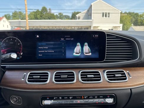 Certified 2025 Mercedes-Benz GLS 450 4MATIC image 33