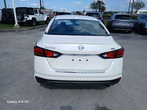 Used 2021 Nissan Altima 2.5 SR FWD image 5