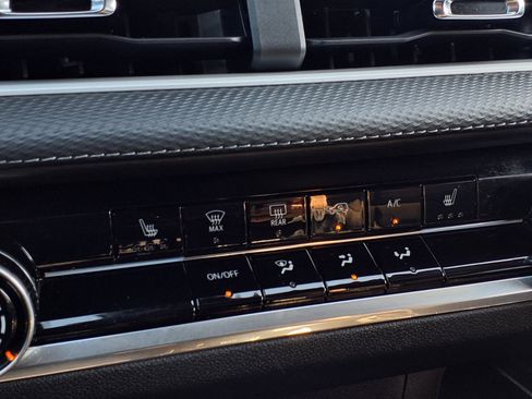 Used 2026 Chevrolet Equinox LT image 19