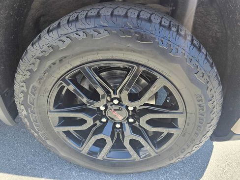 Used 2022 GMC Sierra 1500 Elevation AWD/4WD image 9