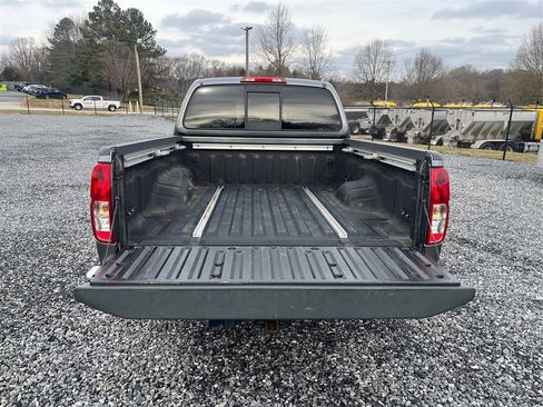 Used 2020 Nissan Frontier SV image 12