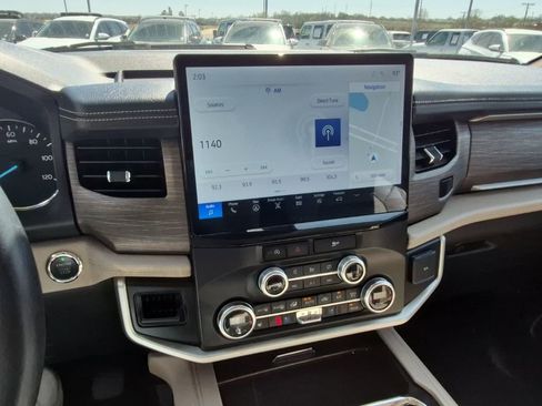 Used 2024 Ford Expedition Max Limited image 16