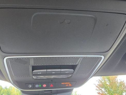 Certified 2025 Chevrolet Traverse High Country FWD image 34