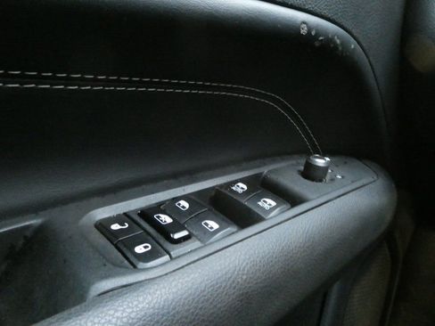 Used 2023 Jeep Compass Altitude image 7