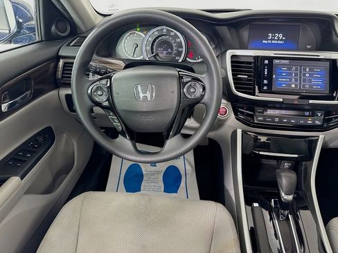 Used 2016 Honda Accord EX image 29
