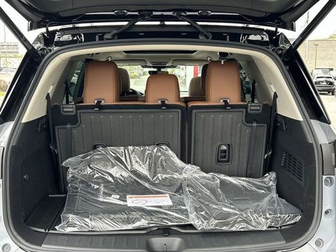New 2026 Nissan Pathfinder Platinum w/ Cargo Package AWD/4WD image 18