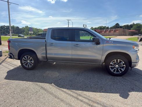 Used 2024 Chevrolet Silverado 1500 RST AWD/4WD image 6