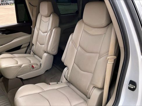Used 2017 Cadillac Escalade Luxury RWD image 20