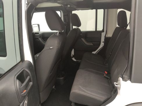 Used 2018 Jeep Wrangler Unlimited Sport S image 18