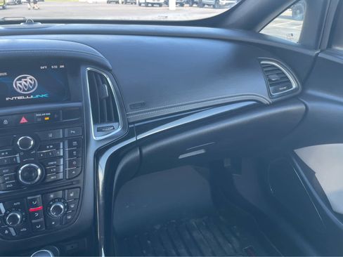 Used 2018 Buick Cascada Premium image 22