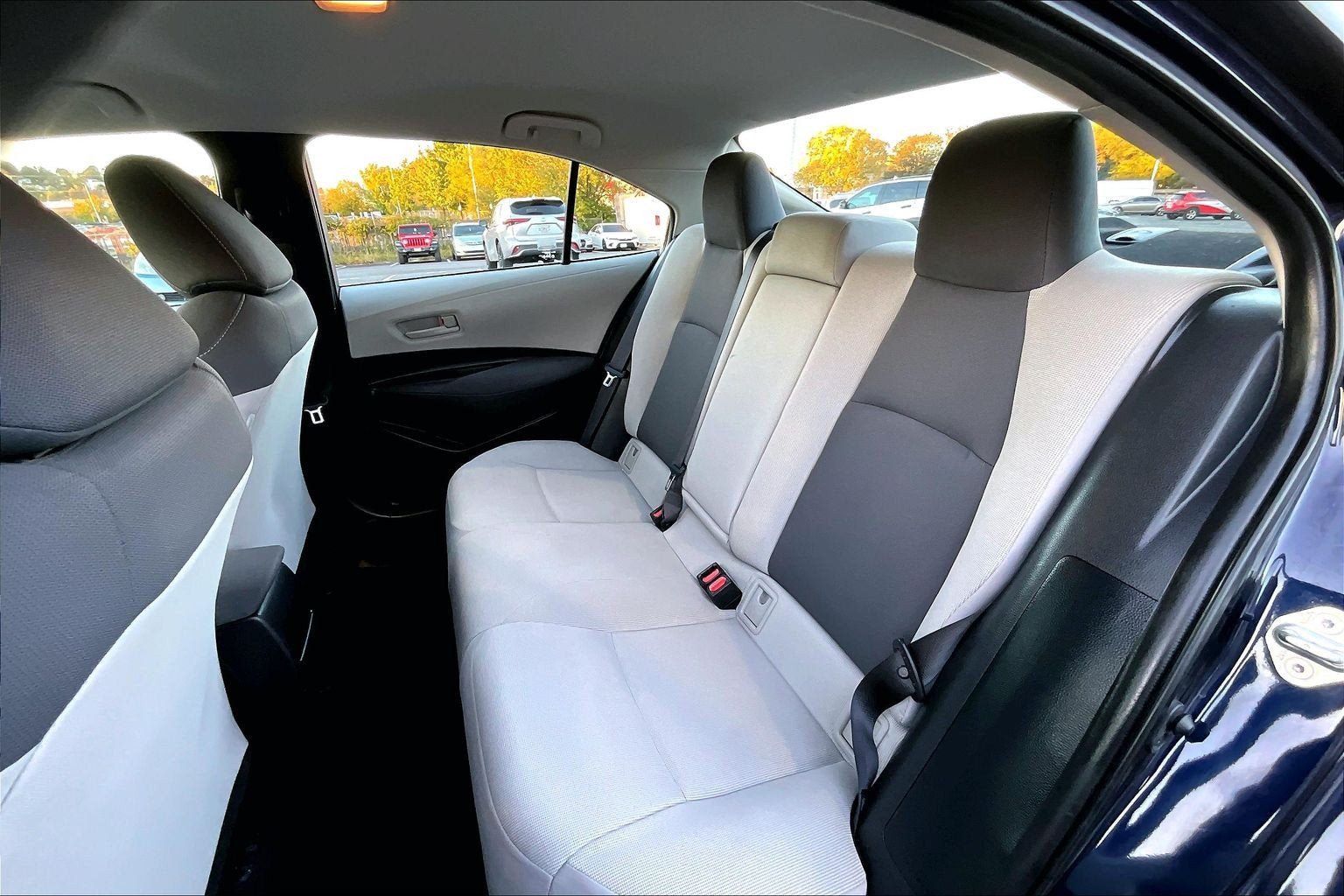 Used 2022 Toyota Corolla LE FWD image 24