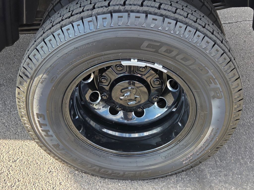 Used 2022 RAM 3500 Limited AWD/4WD image 11