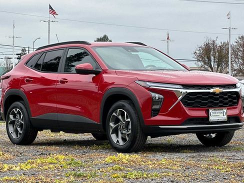 New 2026 Chevrolet Trax LT image 1