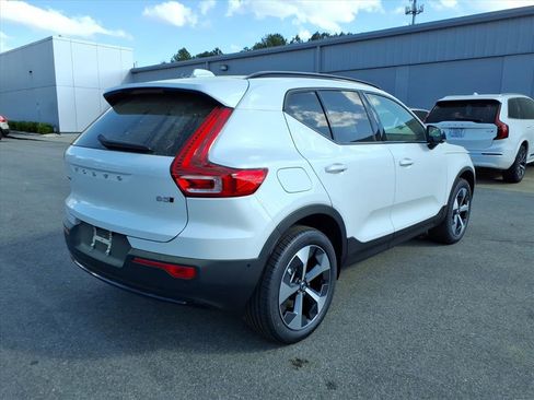 New 2026 Volvo XC40 B5 Plus w/ Protection Package Premier AWD/4WD image 3