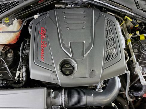 Used 2022 Alfa Romeo Giulia Ti image 35