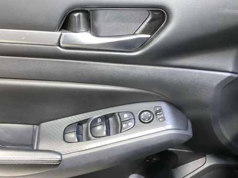 Used 2022 Nissan Altima 2.5 SV FWD image 23