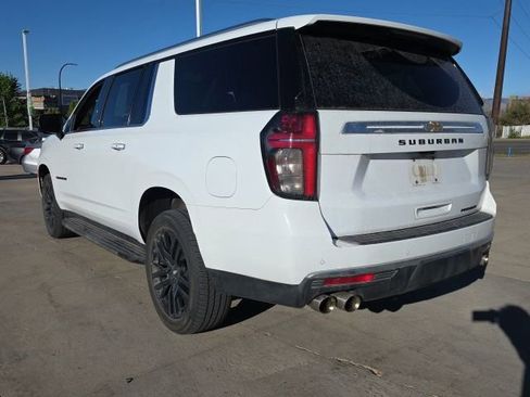 Used 2023 Chevrolet Suburban Premier w/ Premium Package image 7