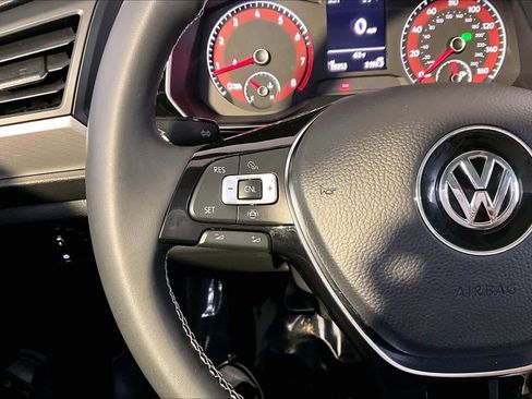 Used 2021 Volkswagen Jetta SE w/ SE Cold Weather Package image 23