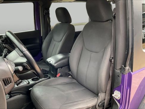 Used 2018 Jeep Wrangler Sport AWD/4WD image 9