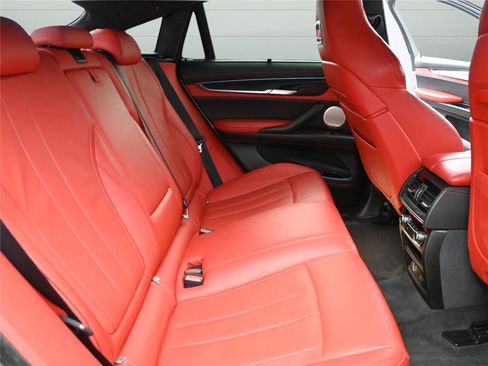 Used 2016 BMW X6 M image 18
