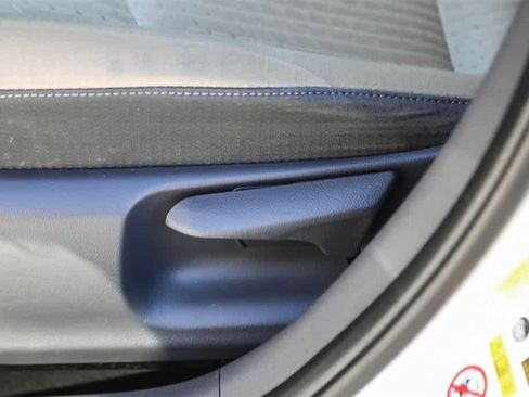 Used 2016 Toyota Prius Three image 16