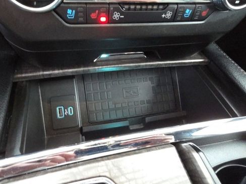 Used 2021 Ford Expedition Limited image 31