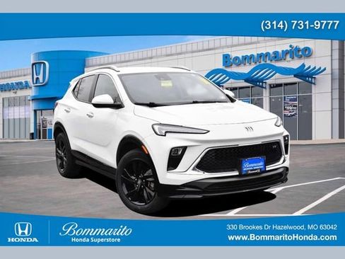 Used 2024 Buick Encore GX Sport Touring image 1