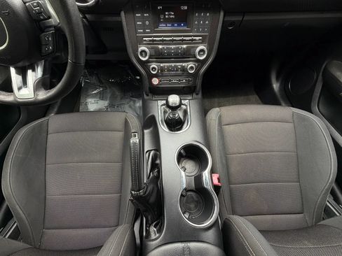Used 2017 Ford Mustang Coupe RWD image 25