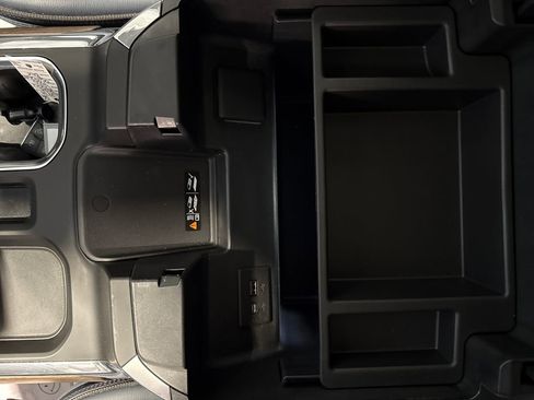 Used 2023 Chevrolet Silverado 1500 High Country w/ High Country Premium Package AWD/4WD image 24