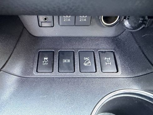 Used 2019 Toyota Highlander XLE AWD/4WD image 22