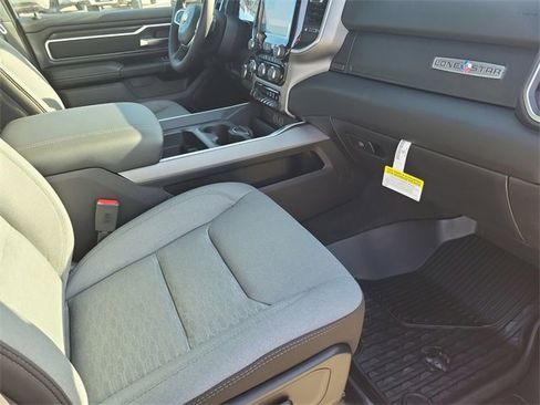 New 2026 RAM 1500 4x4 Crew Cab image 24