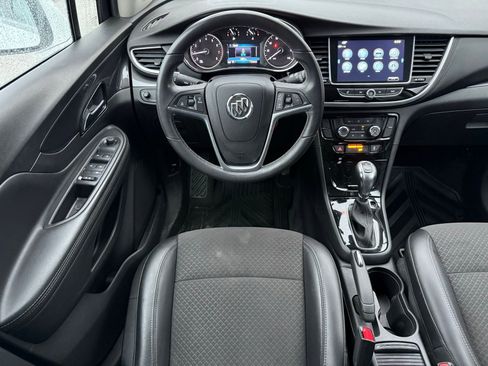 Used 2021 Buick Encore Preferred image 21