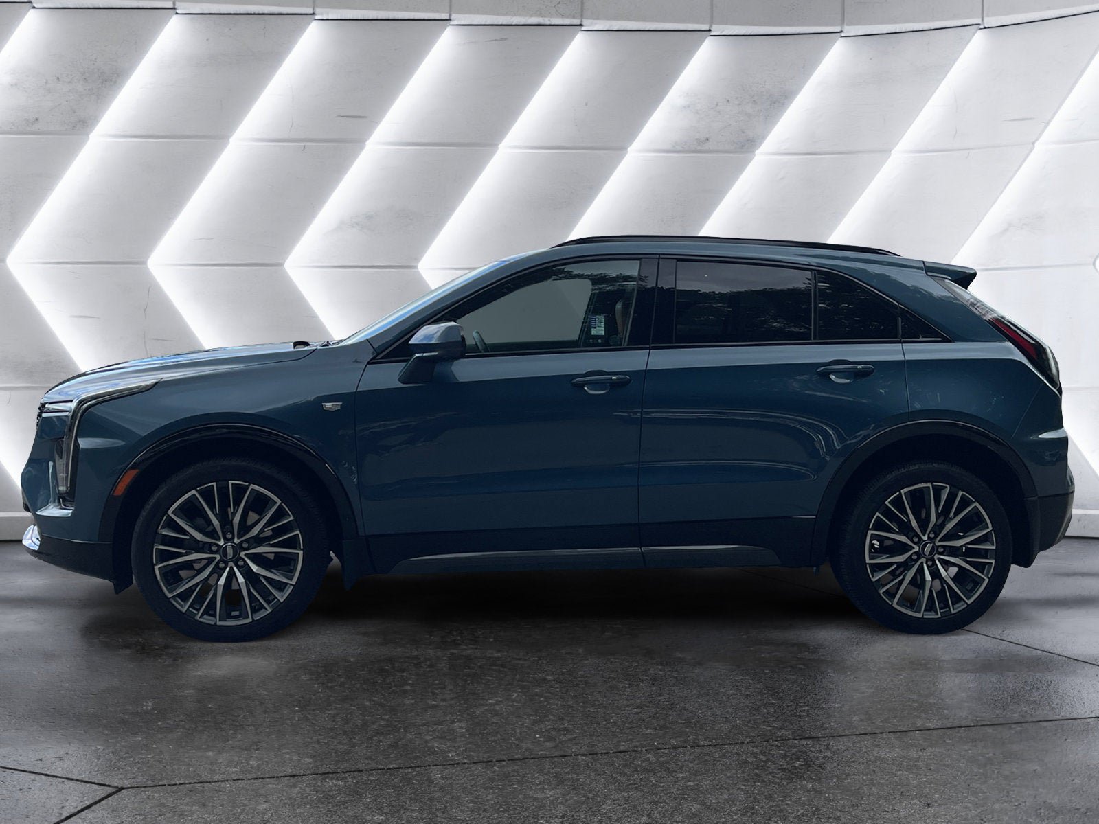 Used 2025 Cadillac XT4 Sport AWD/4WD image 3