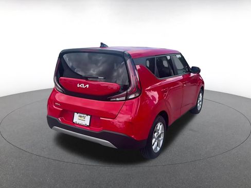 Used 2025 Kia Soul LX w/ LX Technology Package FWD image 12
