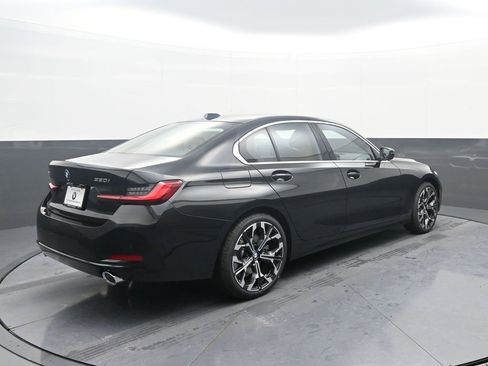 New 2026 BMW 330i xDrive Sedan w/ Convenience Package image 7