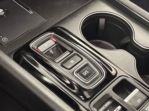 Used 2025 Honda Pilot TrailSport image 15